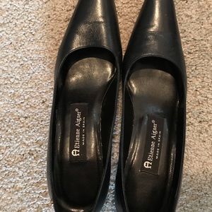 Etienne Aigner Navy pumps